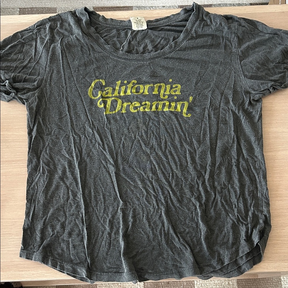 Gray Graphic Tee - California Dreamin’